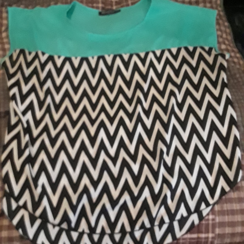 1/2x chiffon sheer Chevron top